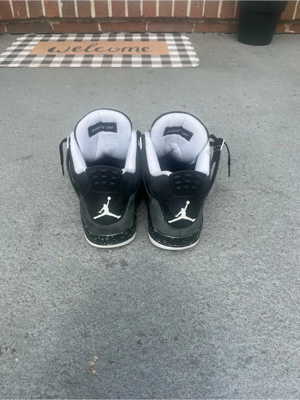 Jordan 4 Retro Men's Sneakers - Black & Grey